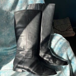 Women’s leather riding boots. Size 11M